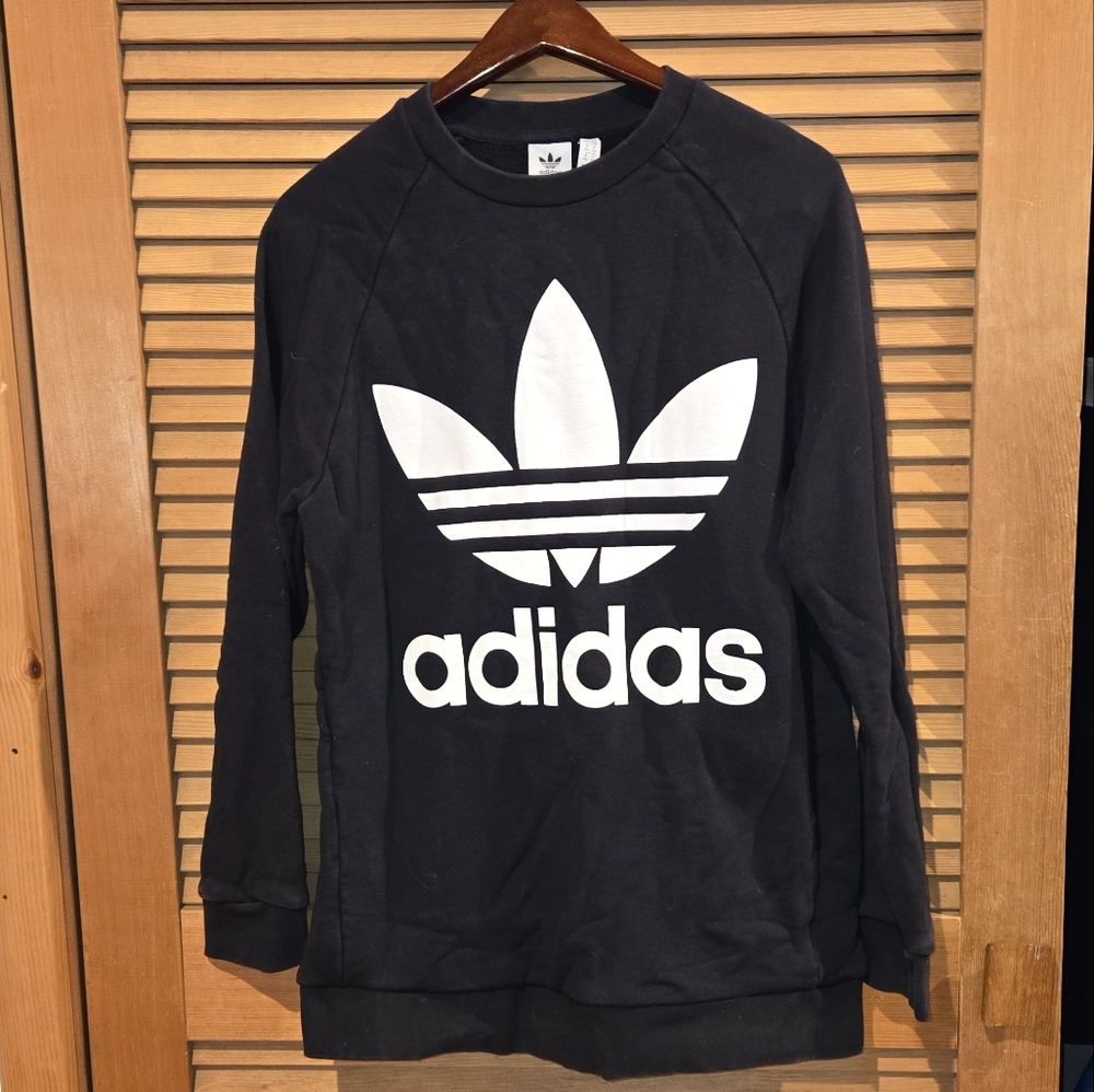Adidas B&W crew neck sweater Size M